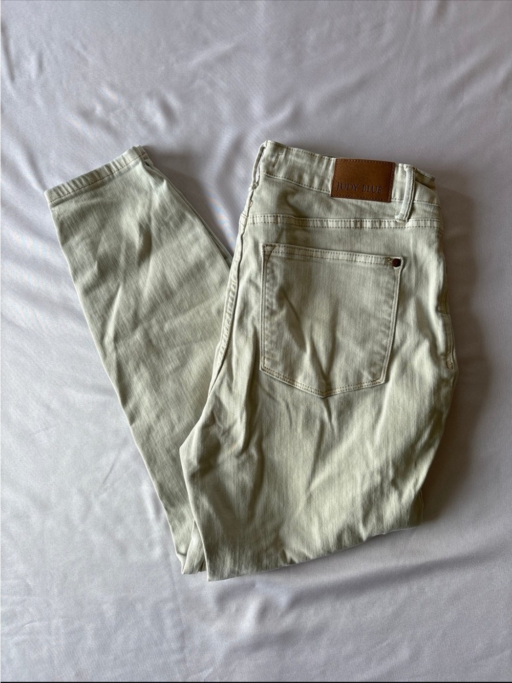 Judy Blue Light Tan Slim Straight Jeans